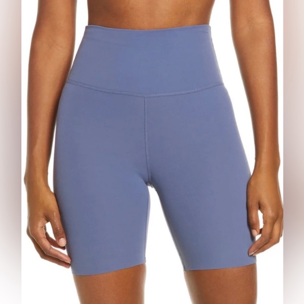 Nike Yoga Luxe High Waisted Training Biker Shorts Blue Violet Womens DR7